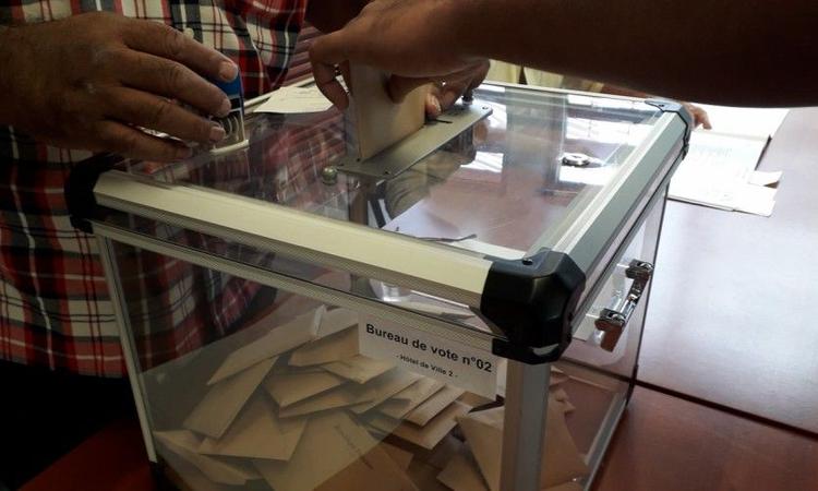 A 17h, 58,49% de participation.