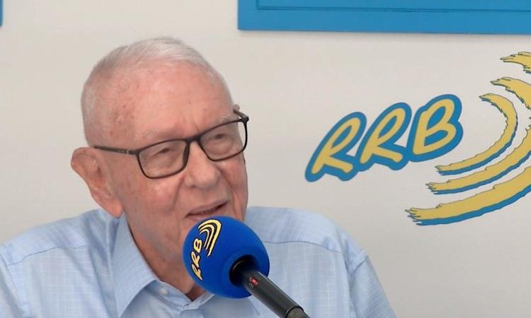 Jean Lèques : veillée dans la salle d'honneur de Nouméa