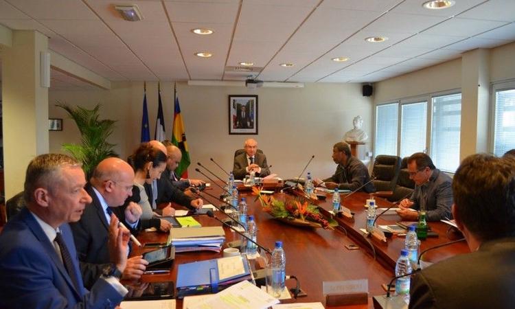 Gouv. 1er contact pour L. Prévost