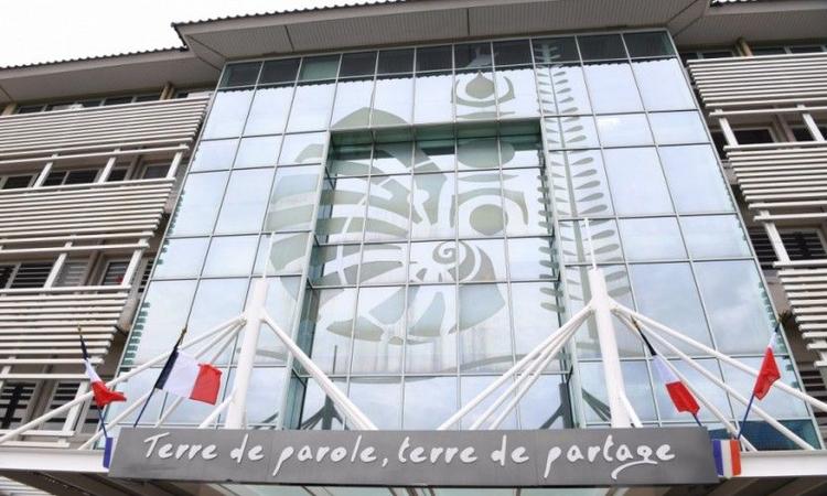 Le gouvernement devrait tomber