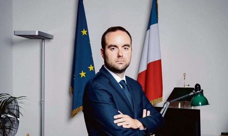 Lecornu, ministre de l'Outre Mer