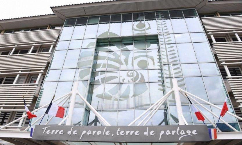 Le gouvernement devrait tomber