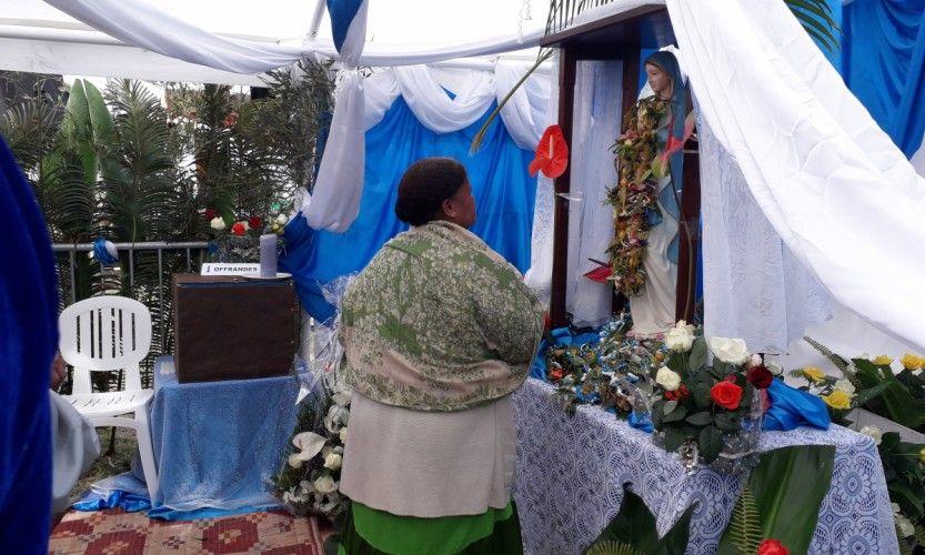 Moment de ferveur à la Conception.