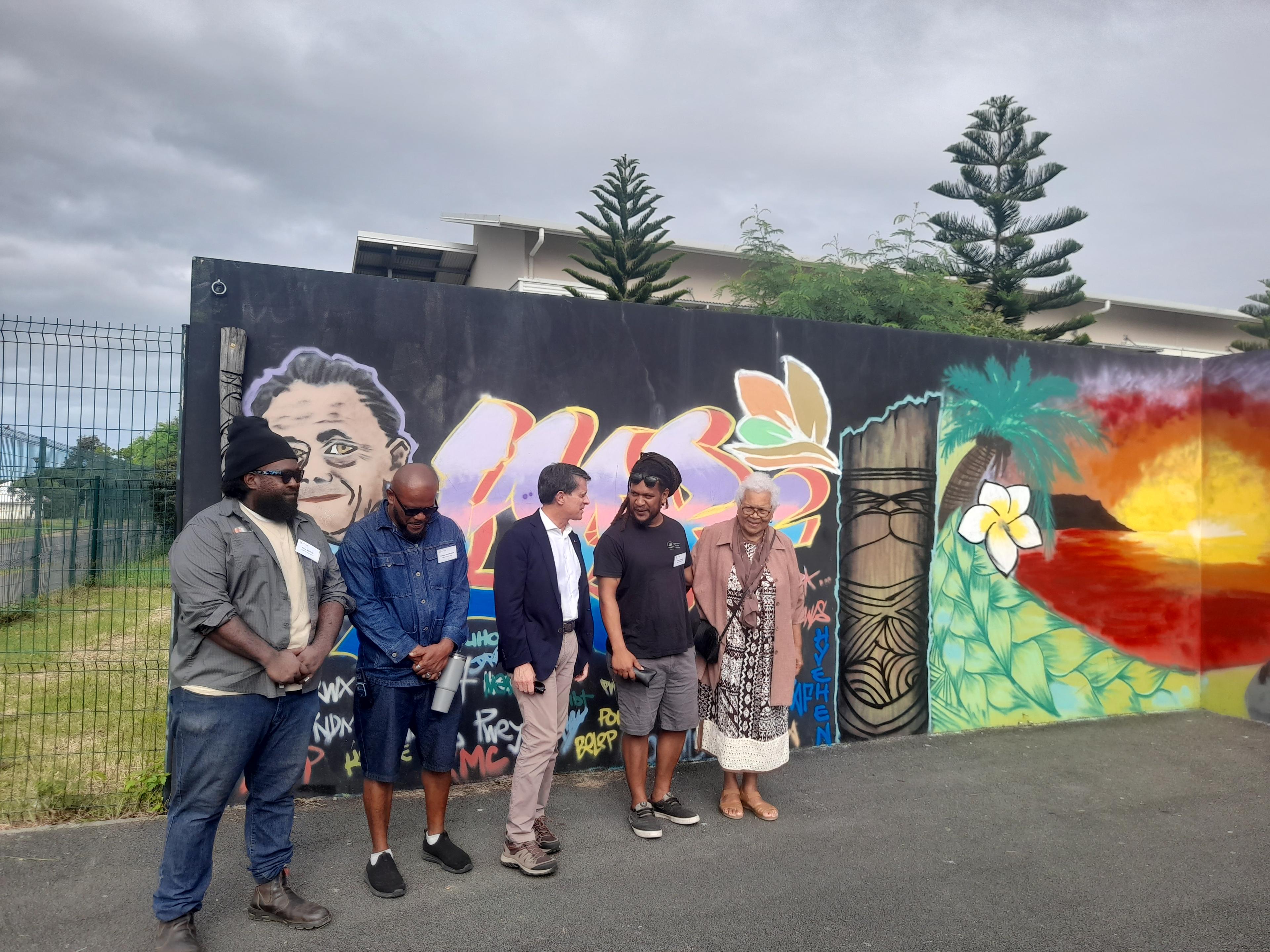 Manuel Valls fresque Michel Rocard